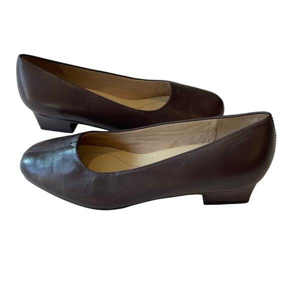 Trotters Doris Leather Kitten Heels Pump Shoes Mocha Sz 9W StyleT3235490 Classic - Picture 1 of 15
